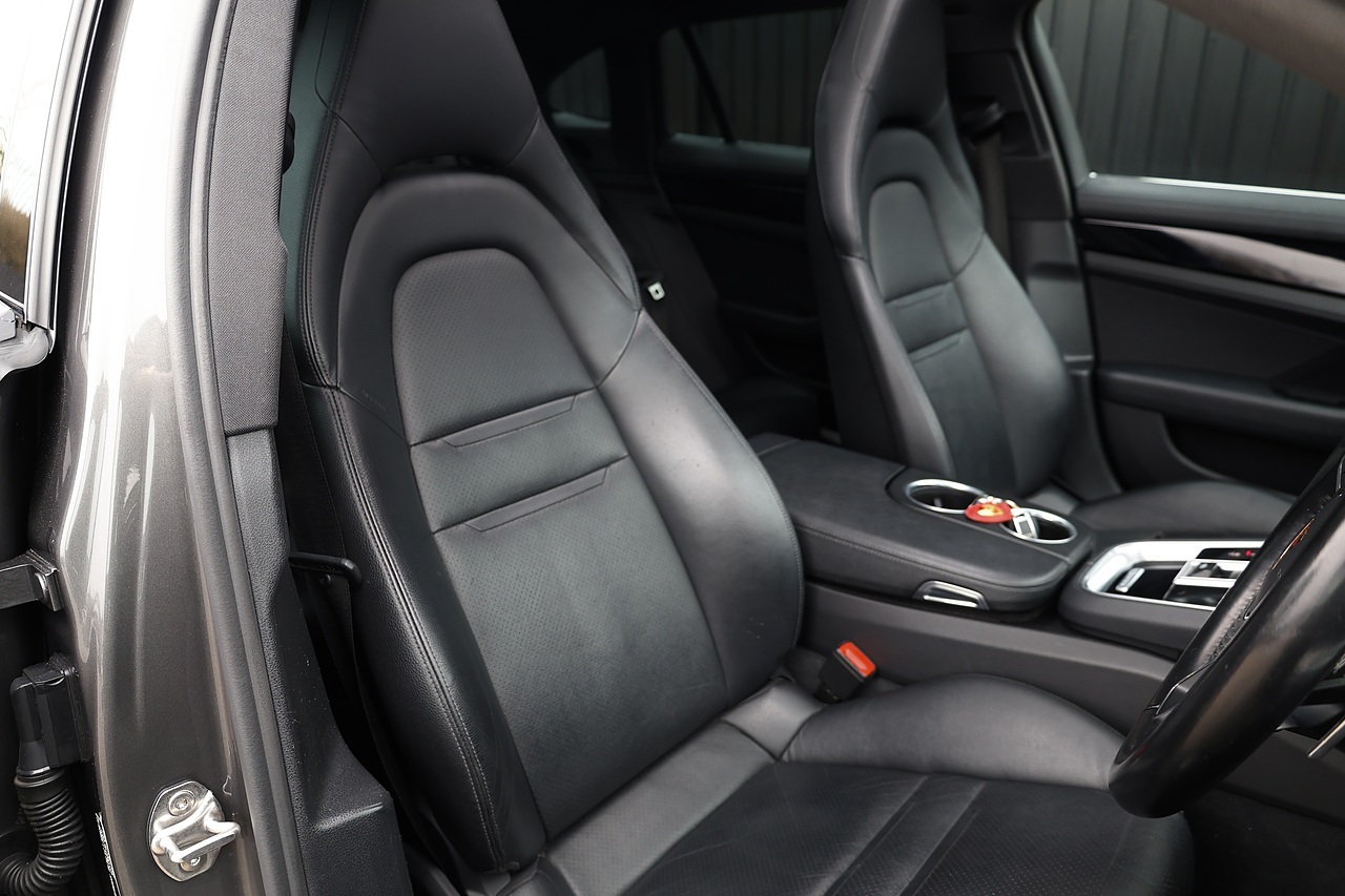 Porsche Panamera 4 Sport Turismo 2 Former Keepers + Full Service History + £81k List Price - Large 24