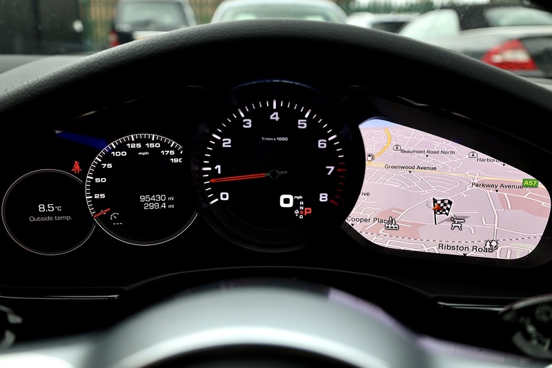 Porsche Panamera 4 Sport Turismo 2 Former Keepers + Full Service History + £81k List Price Image 26