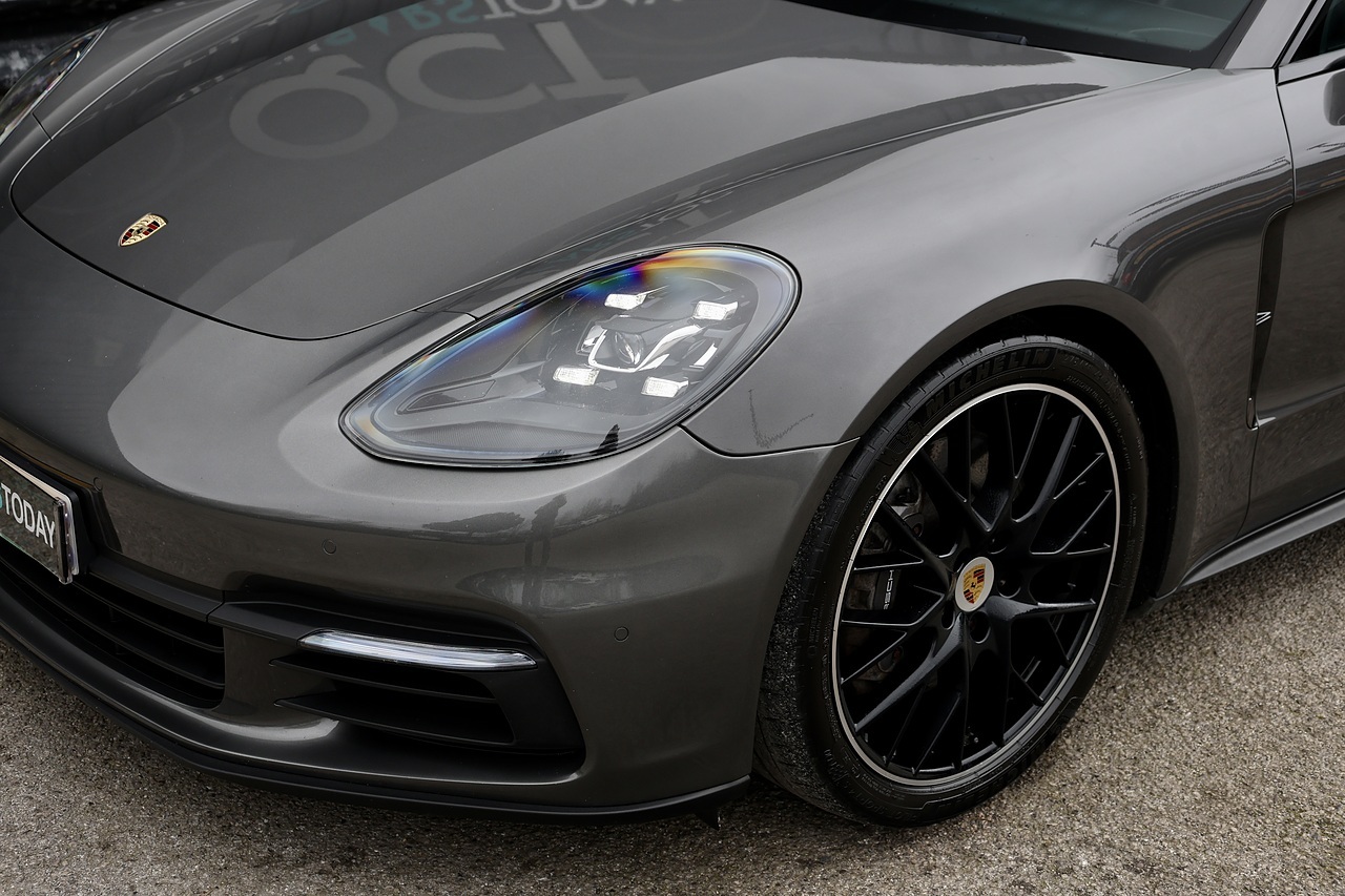 Porsche Panamera 4 Sport Turismo 2 Former Keepers + Full Service History + £81k List Price - Large 31