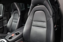 Porsche Panamera 4 Sport Turismo 2 Former Keepers + Full Service History + £81k List Price - Thumb 39