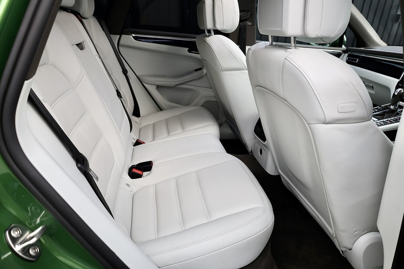 Porsche Macan GTS 1 Owner + SportDesign Pack + Pano Roof + PASM + Sport Chrono Image 8