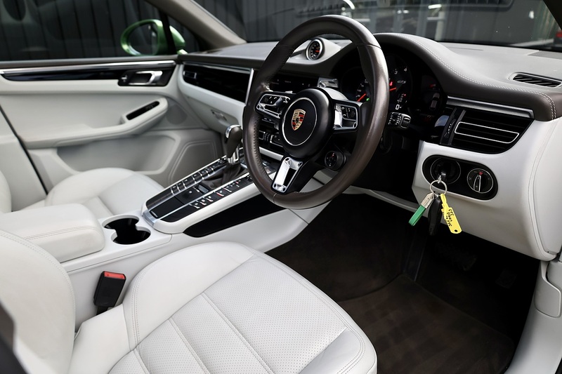 Porsche Macan GTS 1 Owner + SportDesign Pack + Pano Roof + PASM + Sport Chrono Image 6