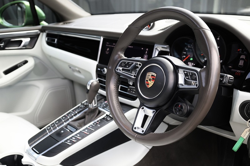 Porsche Macan GTS 1 Owner + SportDesign Pack + Pano Roof + PASM + Sport Chrono Image 23