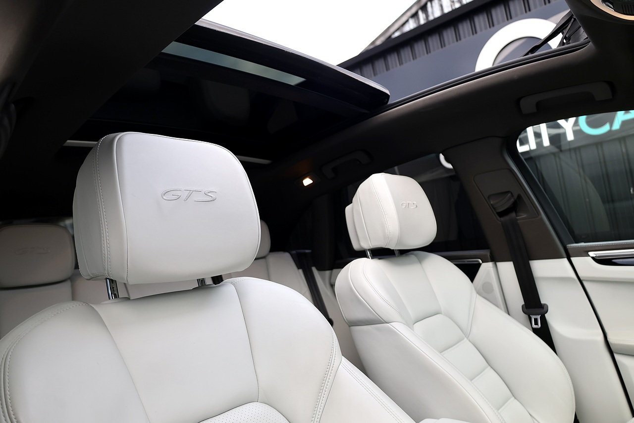 Porsche Macan GTS 1 Owner + SportDesign Pack + Pano Roof + PASM + Sport Chrono - Large 10