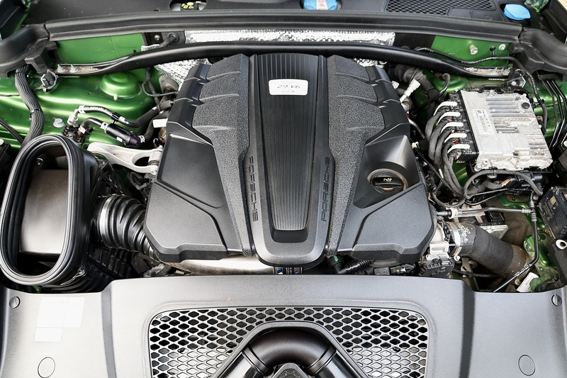 Porsche Macan GTS 1 Owner + SportDesign Pack + Pano Roof + PASM + Sport Chrono Image 24