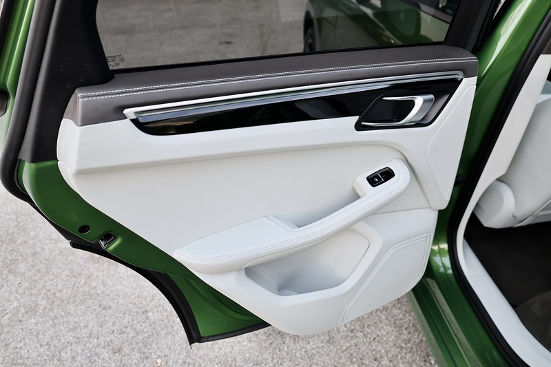 Porsche Macan GTS 1 Owner + SportDesign Pack + Pano Roof + PASM + Sport Chrono Image 46