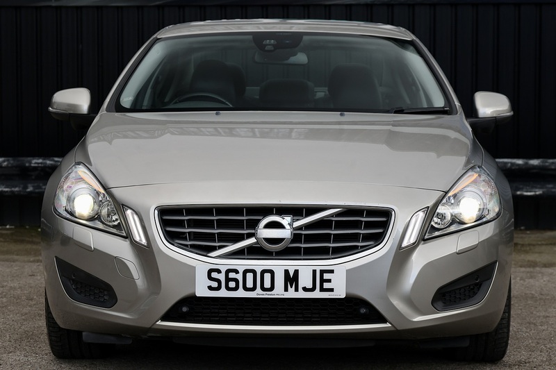 Volvo S60 D3 SE 1 Owner + Full Volvo Main Dealer + Sat Nav + DAB + Heated Leather Image 3