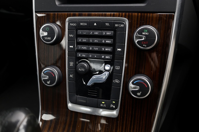 Volvo S60 D3 SE 1 Owner + Full Volvo Main Dealer + Sat Nav + DAB + Heated Leather Image 15