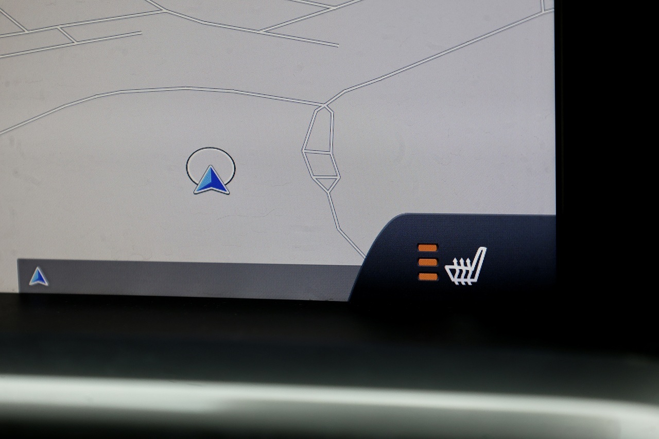 Volvo S60 D3 SE 1 Owner + Full Volvo Main Dealer + Sat Nav + DAB + Heated Leather - Large 16