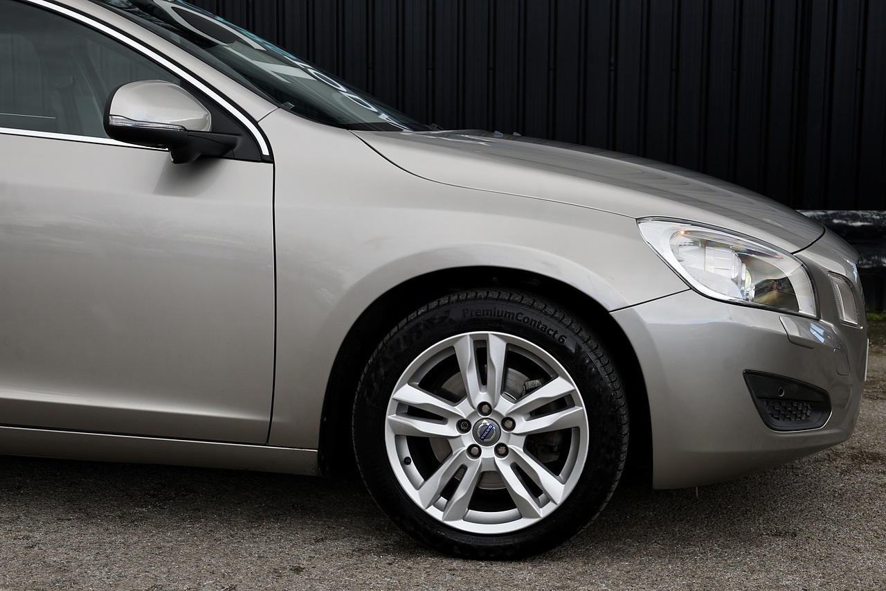 Volvo S60 D3 SE 1 Owner + Full Volvo Main Dealer + Sat Nav + DAB + Heated Leather - Large 22