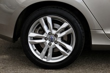 Volvo S60 D3 SE 1 Owner + Full Volvo Main Dealer + Sat Nav + DAB + Heated Leather - Thumb 37