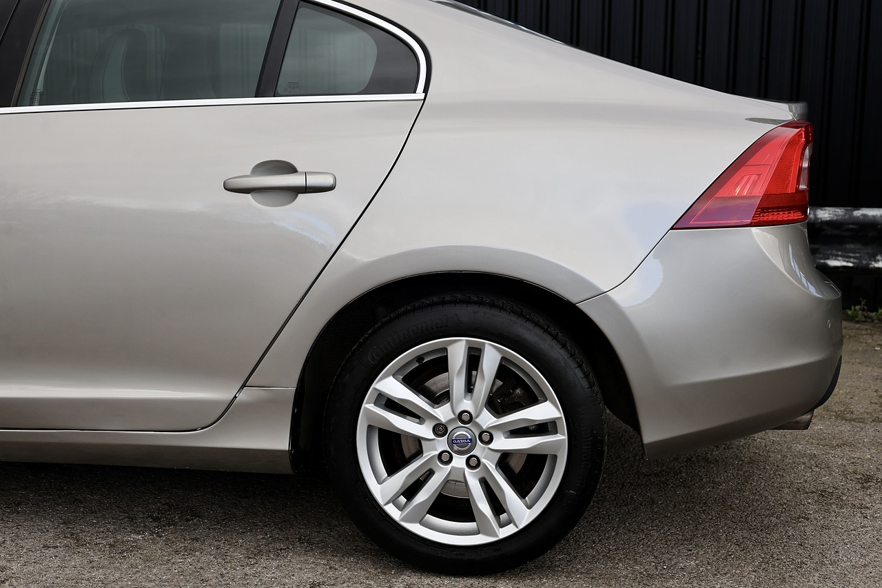 Volvo S60 D3 SE 1 Owner + Full Volvo Main Dealer + Sat Nav + DAB + Heated Leather - Large 33