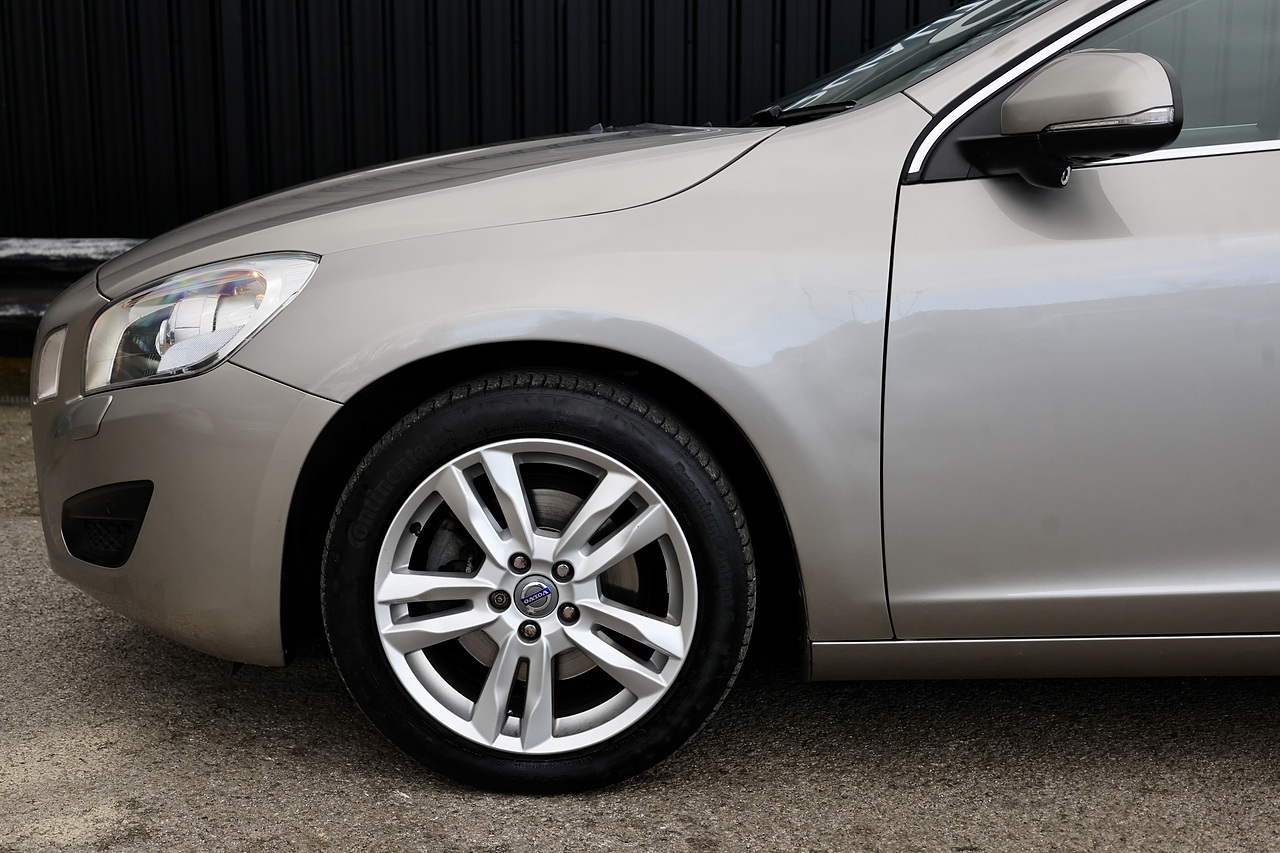 Volvo S60 D3 SE 1 Owner + Full Volvo Main Dealer + Sat Nav + DAB + Heated Leather - Large 32