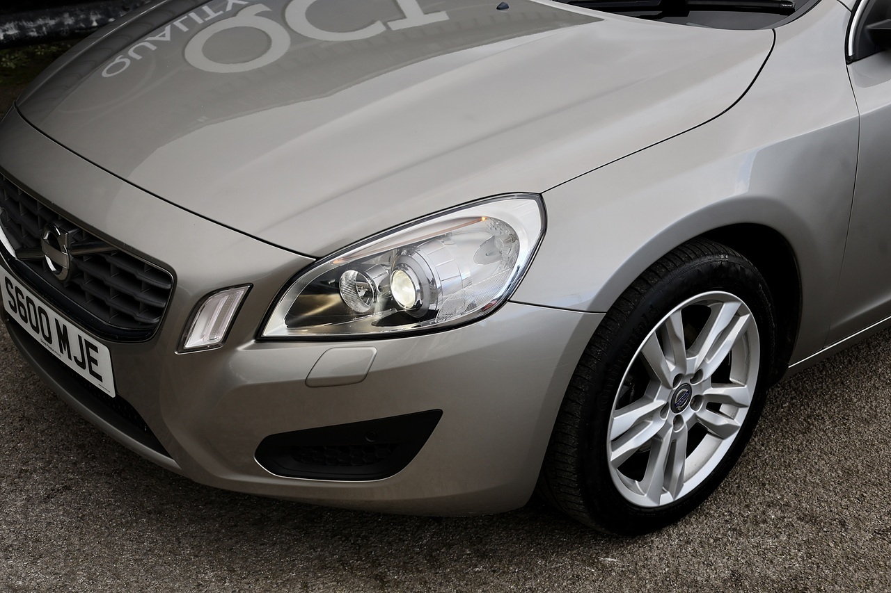 Volvo S60 D3 SE 1 Owner + Full Volvo Main Dealer + Sat Nav + DAB + Heated Leather - Large 31