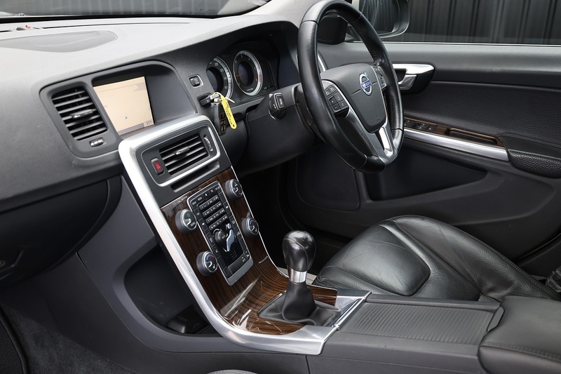 Volvo S60 D3 SE 1 Owner + Full Volvo Main Dealer + Sat Nav + DAB + Heated Leather Image 8