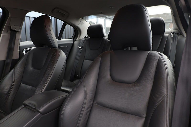 Volvo S60 D3 SE 1 Owner + Full Volvo Main Dealer + Sat Nav + DAB + Heated Leather Image 9