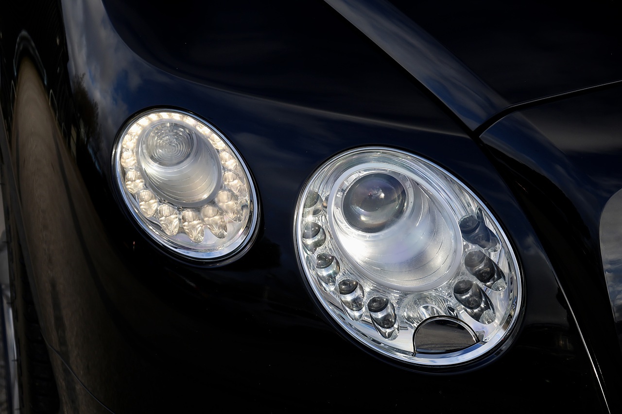 Bentley Continental GTC W12 1 Former Keeper + Mulliner Driving Spec + Neck Warmer - Large 10