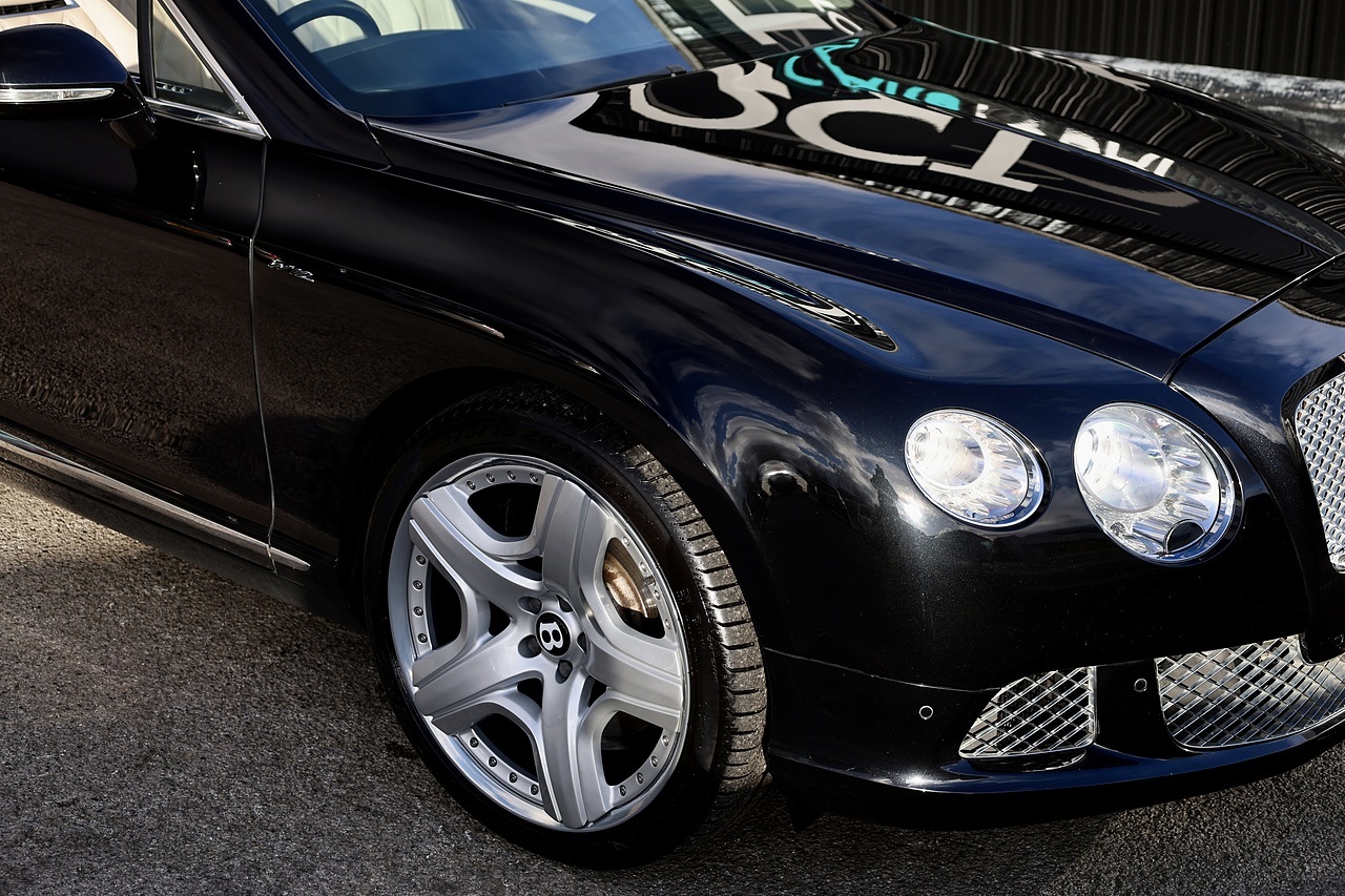 Bentley Continental GTC W12 1 Former Keeper + Mulliner Driving Spec + Neck Warmer - Large 24