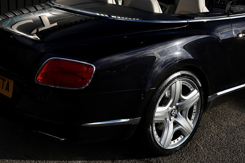 Bentley Continental GTC W12 1 Former Keeper + Mulliner Driving Spec + Neck Warmer Image 21