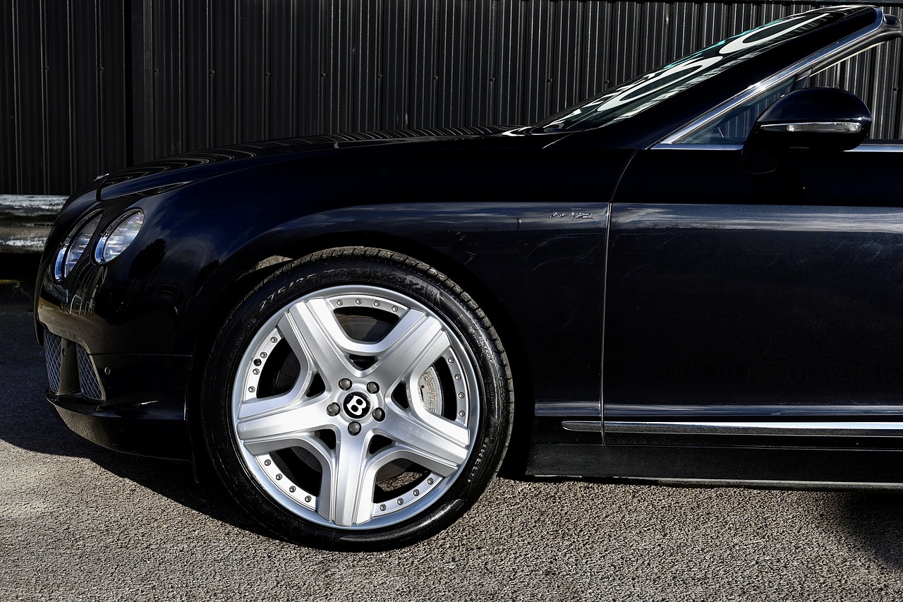 Bentley Continental GTC W12 1 Former Keeper + Mulliner Driving Spec + Neck Warmer - Large 26