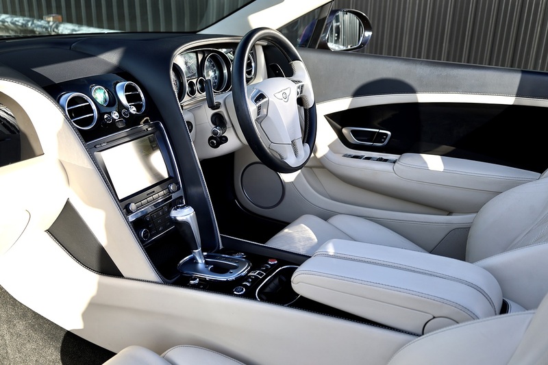 Bentley Continental GTC W12 1 Former Keeper + Mulliner Driving Spec + Neck Warmer Image 7