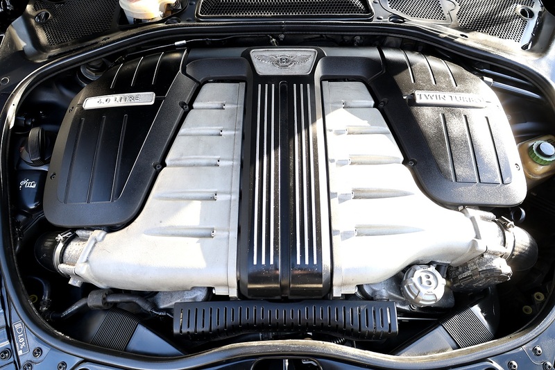 Bentley Continental GTC W12 1 Former Keeper + Mulliner Driving Spec + Neck Warmer Image 37