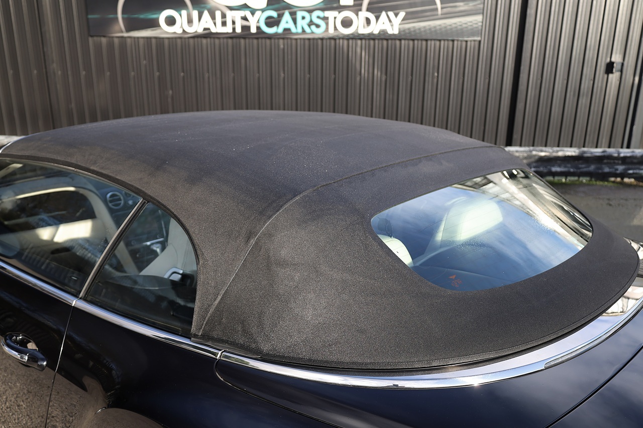 Bentley Continental GTC W12 1 Former Keeper + Mulliner Driving Spec + Neck Warmer - Large 42