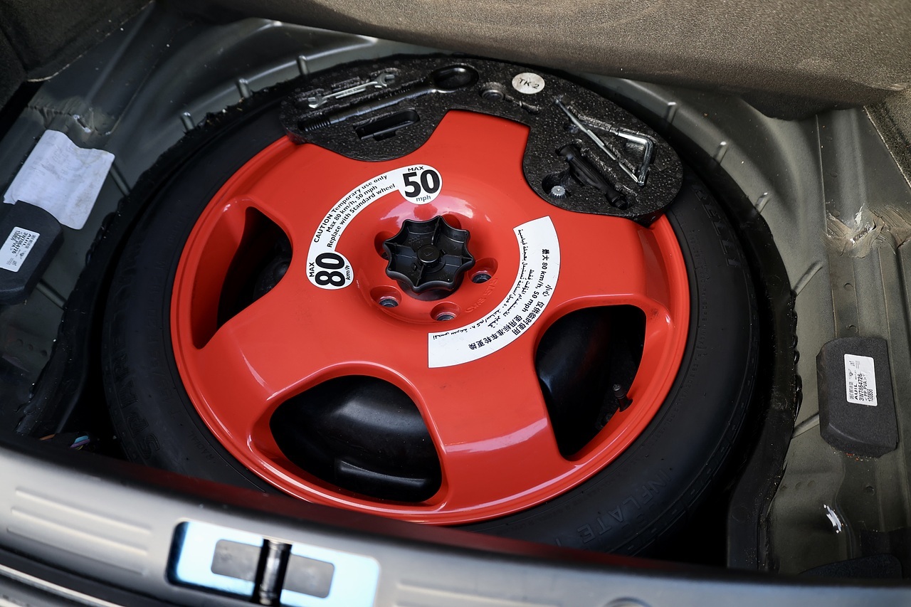 Bentley Continental GTC W12 1 Former Keeper + Mulliner Driving Spec + Neck Warmer - Large 46