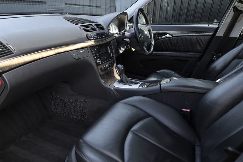 Mercedes-Benz E500 Avantgarde Very Rare Model + Comprehensive History Image 2