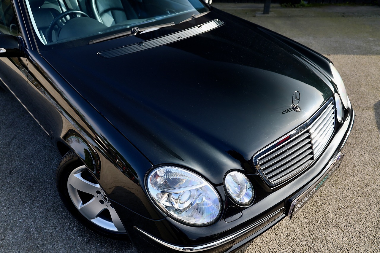Mercedes-Benz E500 Avantgarde Very Rare Model + Comprehensive History - Large 20
