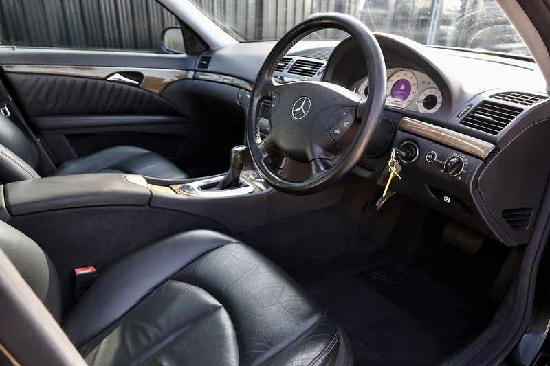 Mercedes-Benz E500 Avantgarde Very Rare Model + Comprehensive History Image 11