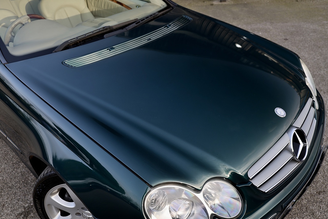 Mercedes-Benz CLK 200 Elegance 1 Former Keeper + Just Serviced by Mercedes + Rare Spec - Large 17