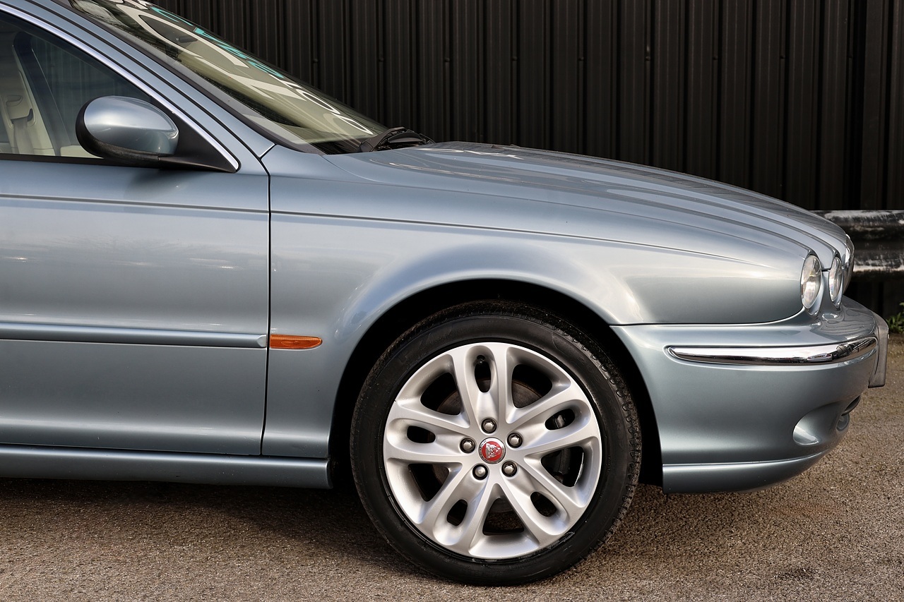 Jaguar X-Type 2.1 V6 Automatic + 1 Former Keeper + Comprehenisve History - Large 16