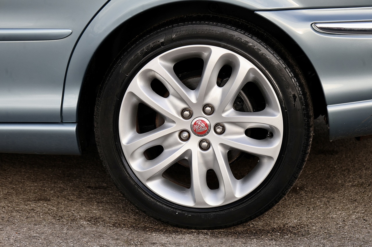 Jaguar X-Type 2.1 V6 Automatic + 1 Former Keeper + Comprehenisve History - Large 31