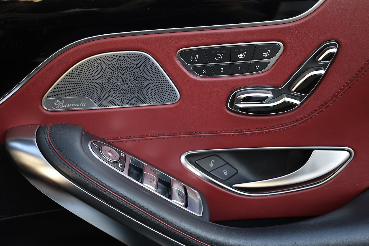 Mercedes-Benz S63 AMG Convertible Designo + Exclsuive Pack + Night Pack + £151,000 List Price - Large 37