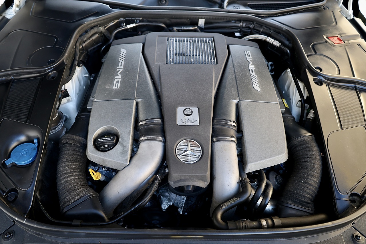 Mercedes-Benz S63 AMG Convertible Designo + Exclsuive Pack + Night Pack + £151,000 List Price - Large 49