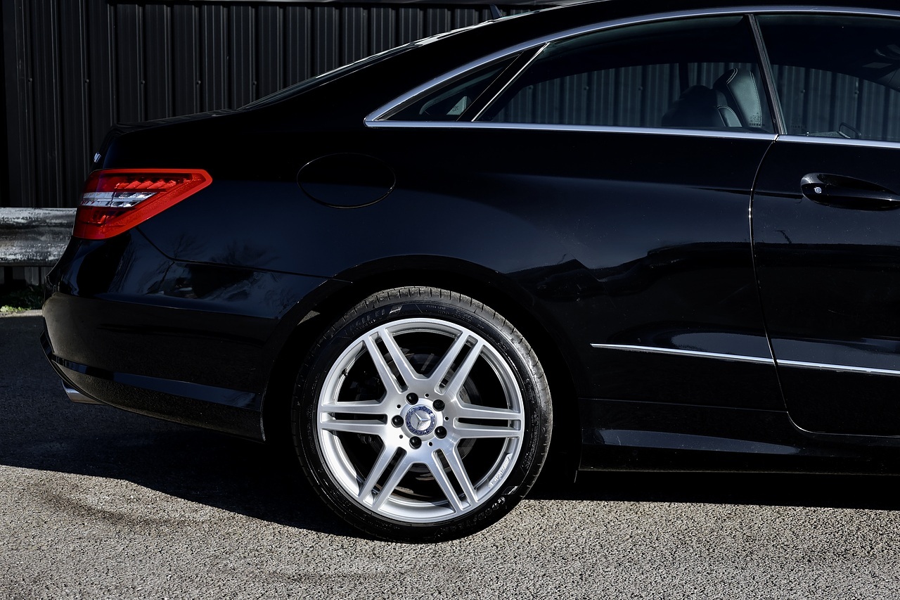 Mercedes-Benz E350 CDI AMG Sport Coupe 2 Former Keepers + Full History + Heated Seats + COMAND - Large 13