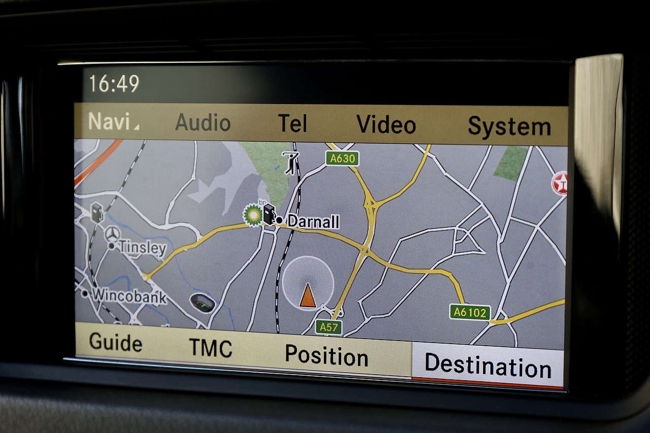 Mercedes-Benz E350 CDI AMG Sport Coupe 2 Former Keepers + Full History + Heated Seats + COMAND - Large 29