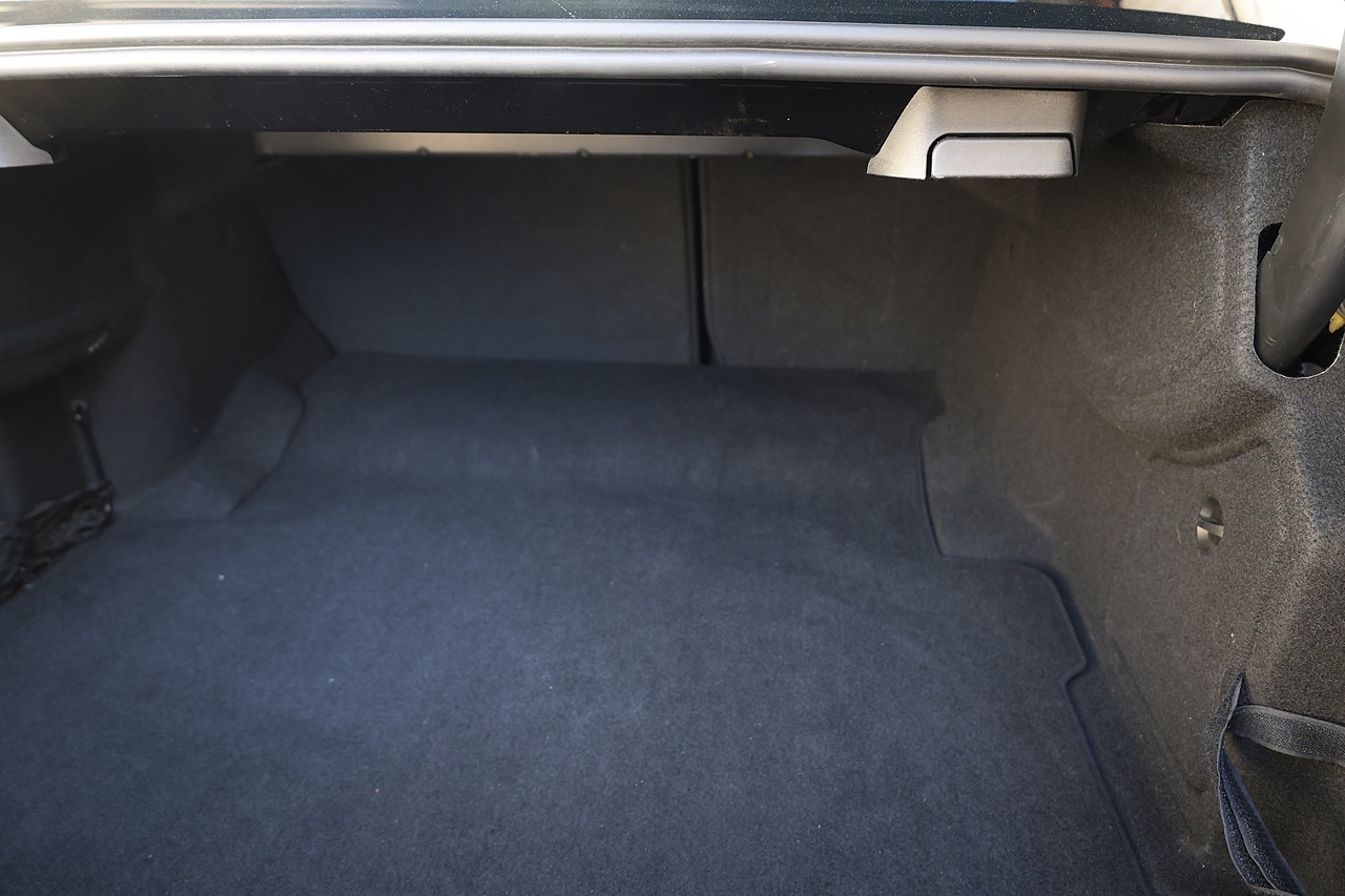 Mercedes-Benz E350 CDI AMG Sport Coupe 2 Former Keepers + Full History + Heated Seats + COMAND - Large 38