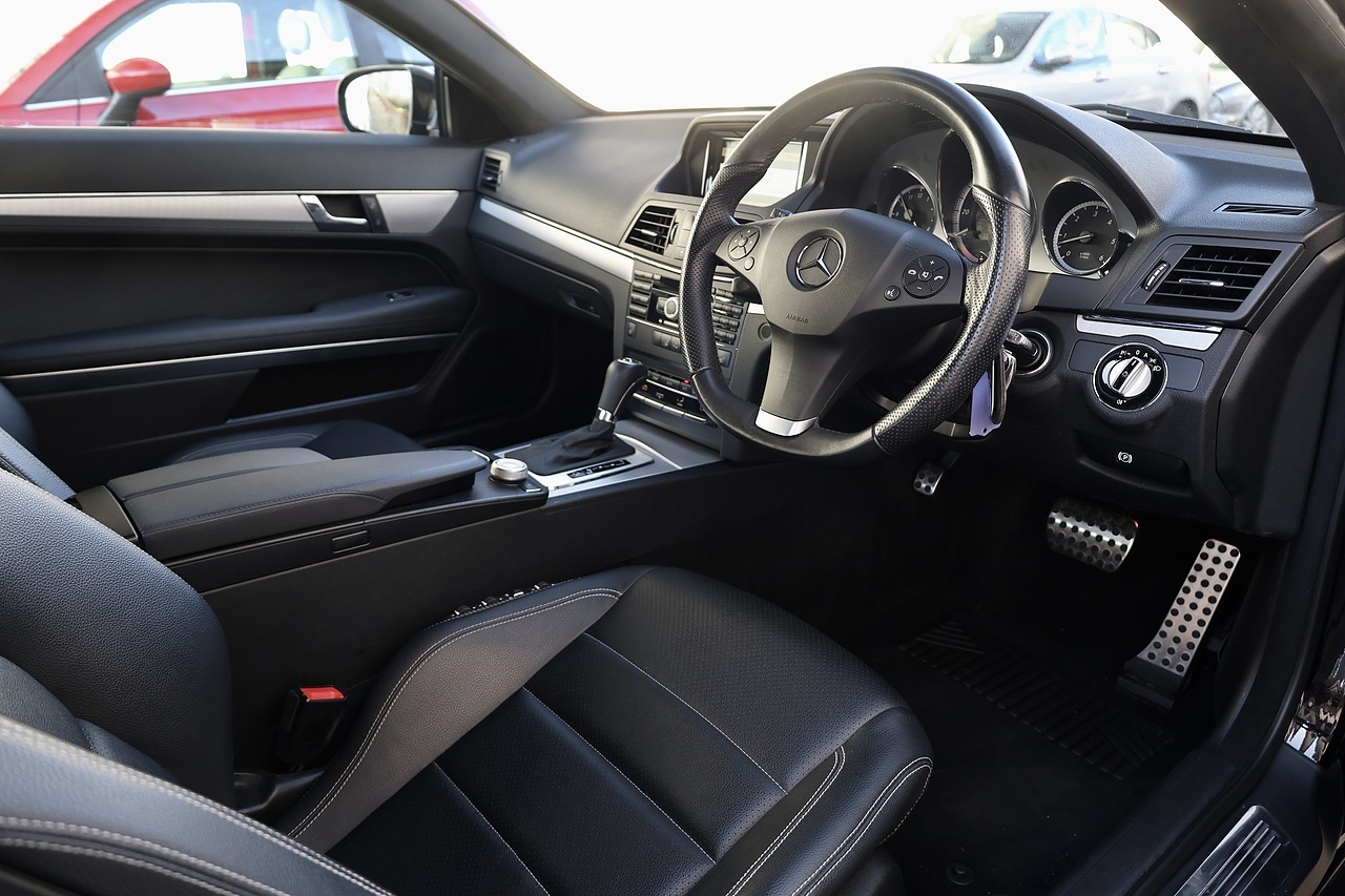 Mercedes-Benz E350 CDI AMG Sport Coupe 2 Former Keepers + Full History + Heated Seats + COMAND - Large 20