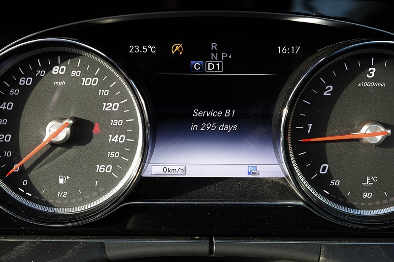 Mercedes-Benz E220d AMG Line Premium Coupe Full Mercedes Main Dealer History + Panoramic Roof Image 15