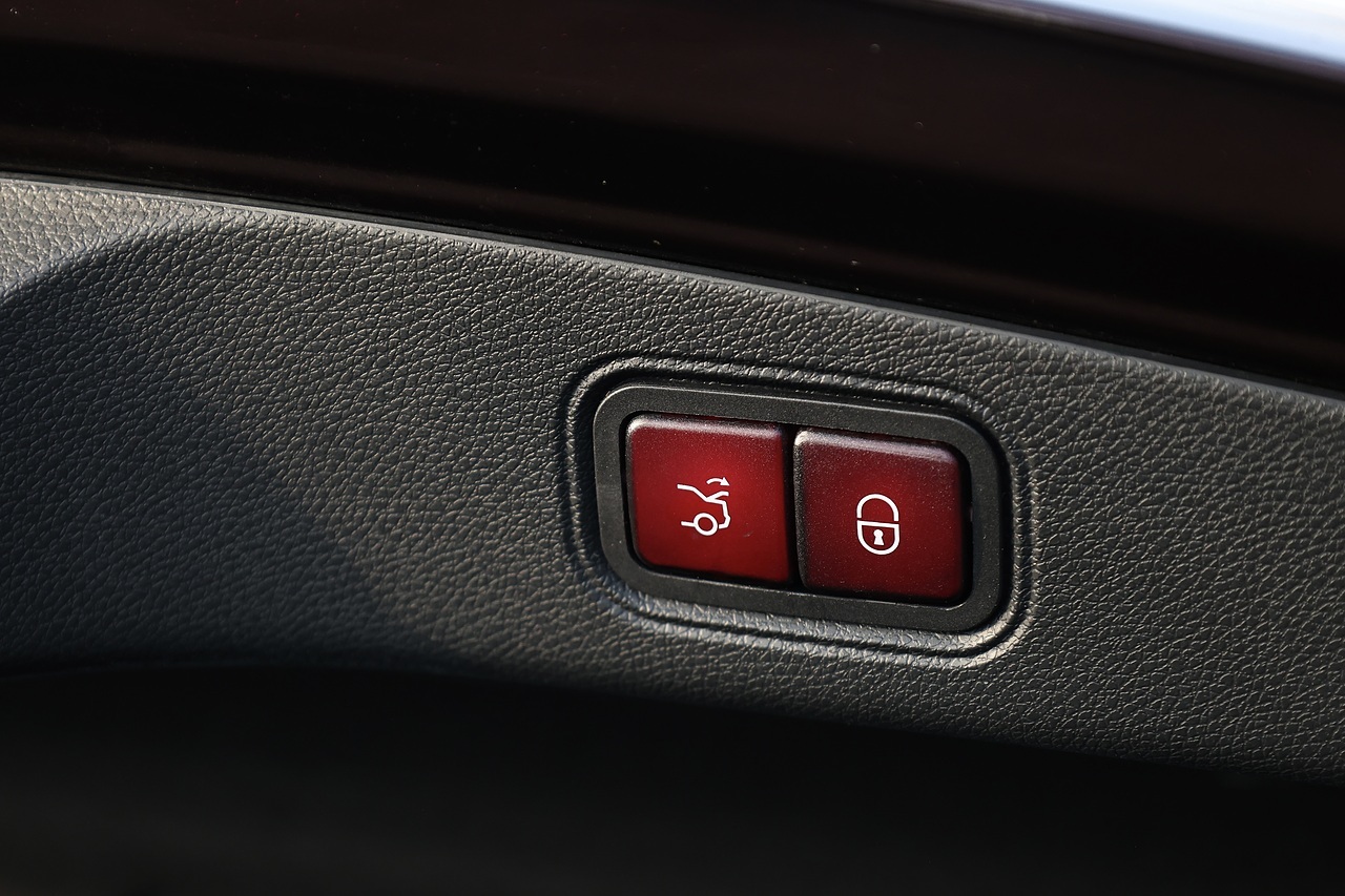 Mercedes-Benz E220d AMG Line Premium Coupe Full Mercedes Main Dealer History + Panoramic Roof - Large 29