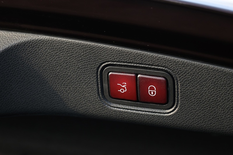 Mercedes-Benz E220d AMG Line Premium Coupe Full Mercedes Main Dealer History + Panoramic Roof Image 29