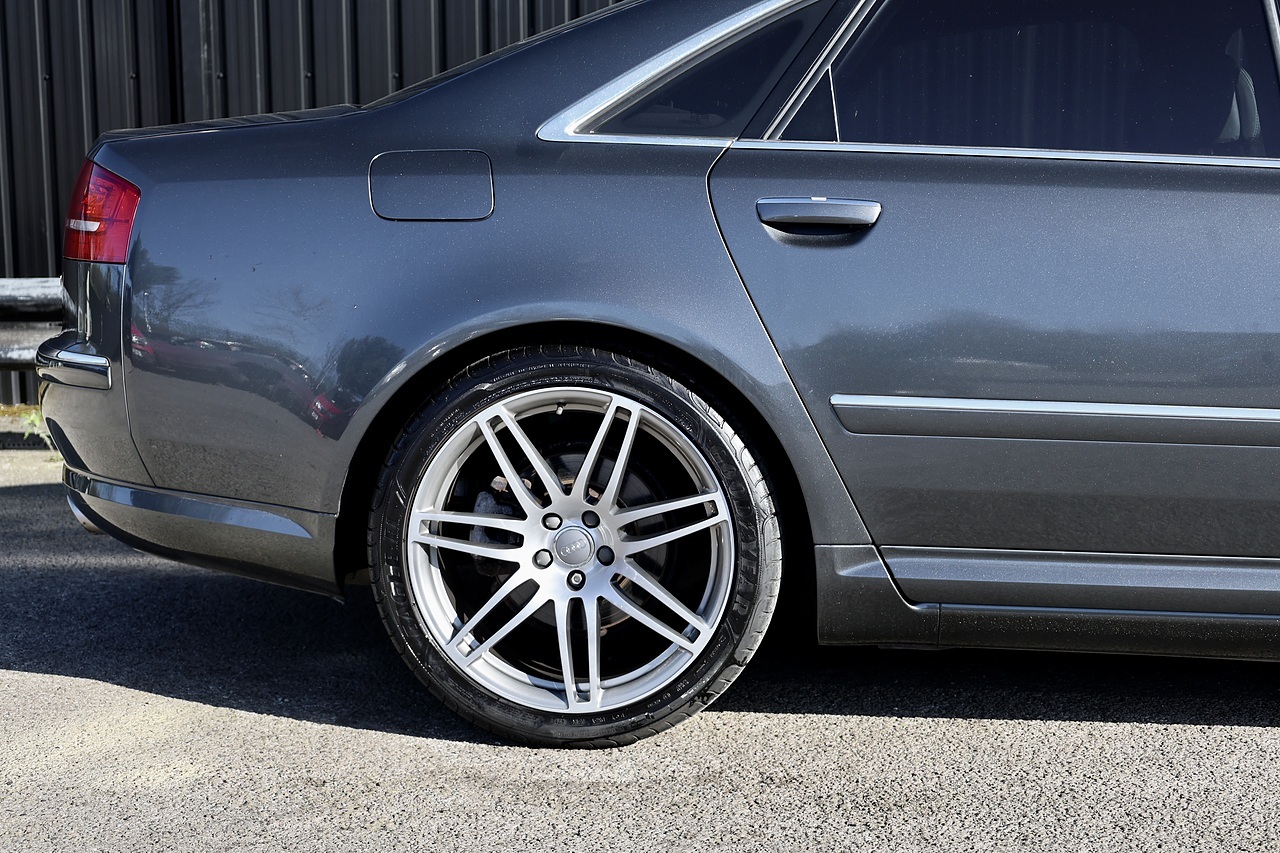 Audi A8 4.2 V8 TDI Sport Lady Owner since 2017 + Glass Sunroof - Large 21