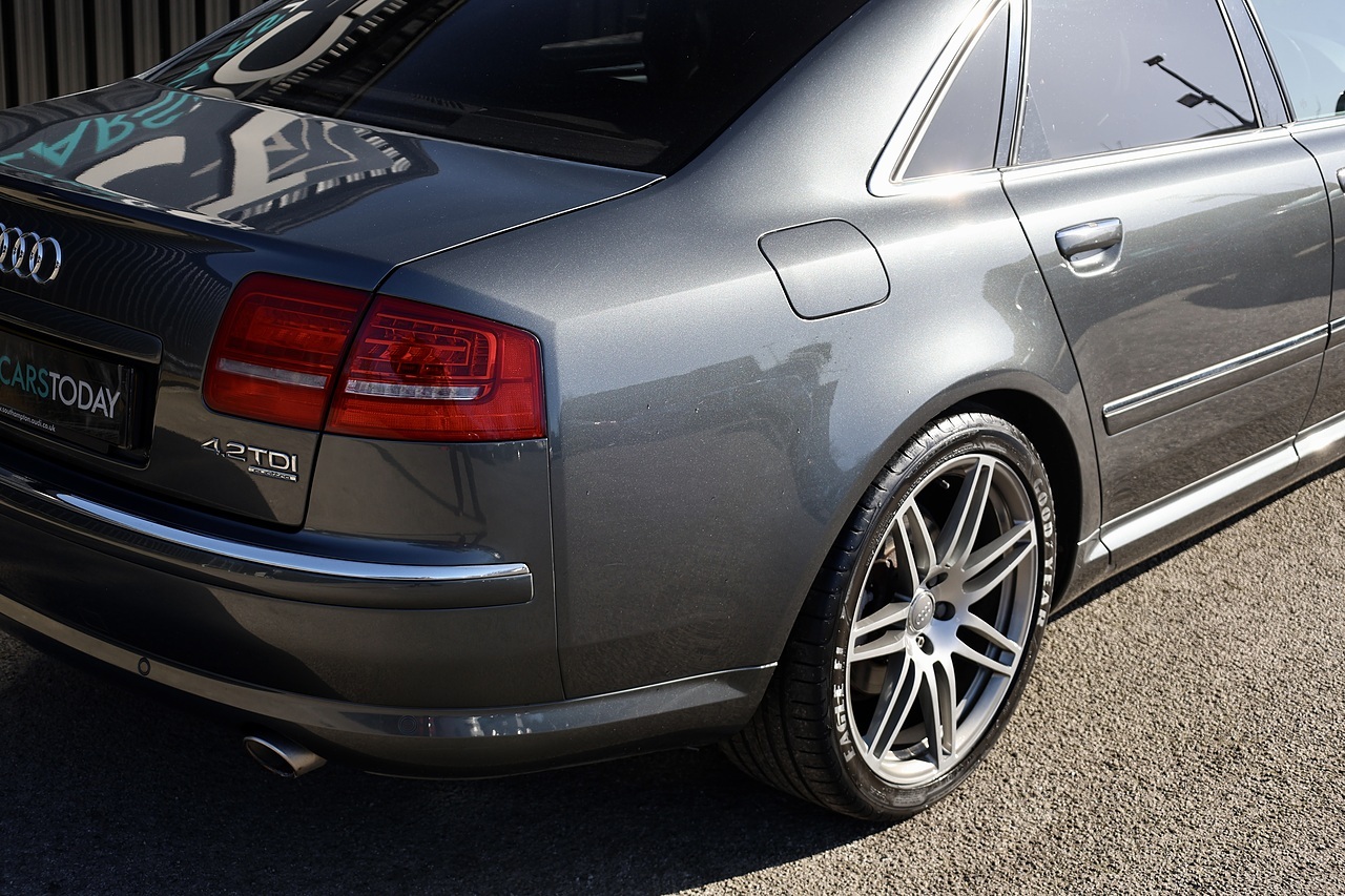Audi A8 4.2 V8 TDI Sport Lady Owner since 2017 + Glass Sunroof - Large 20