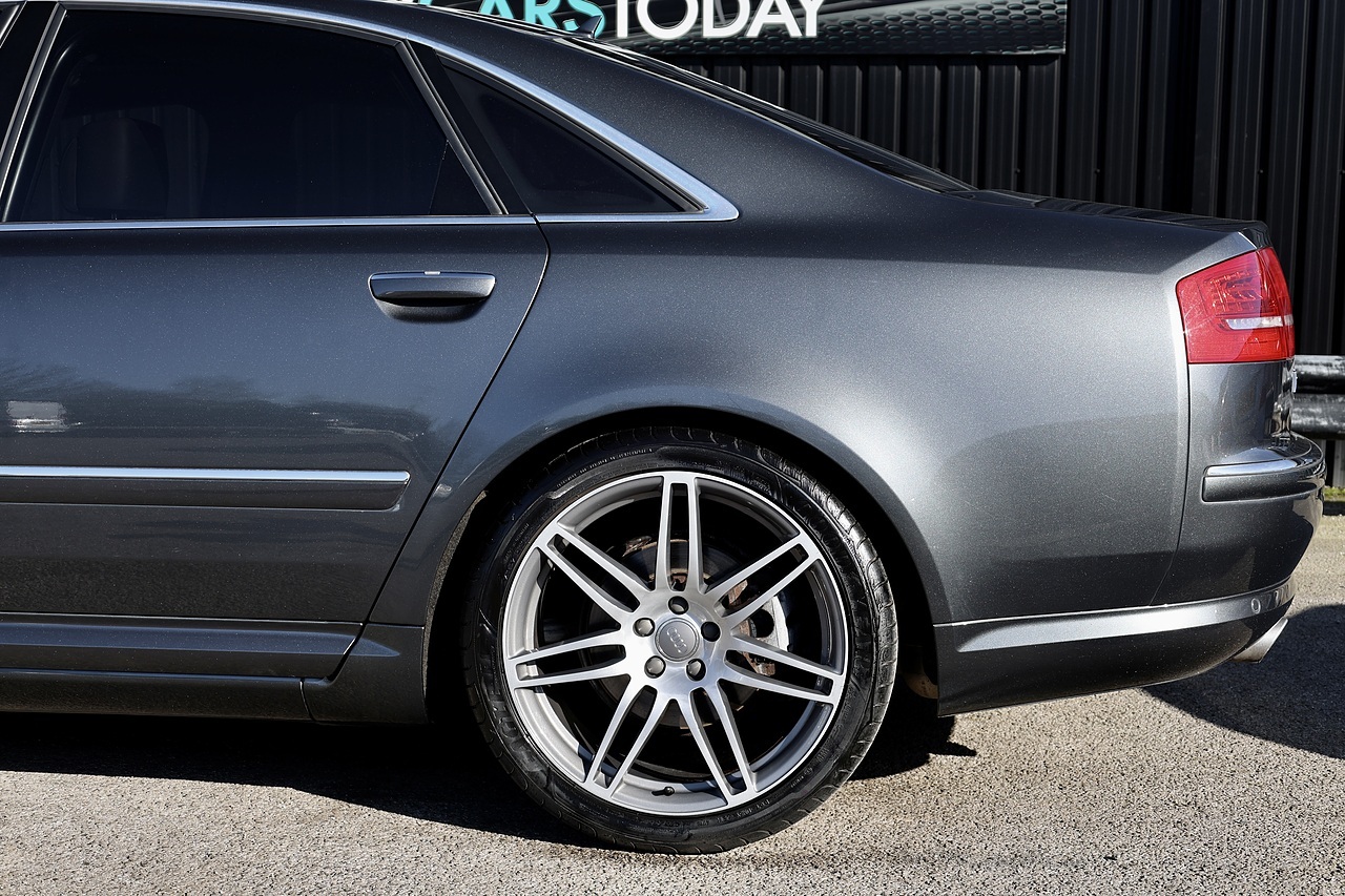 Audi A8 4.2 V8 TDI Sport Lady Owner since 2017 + Glass Sunroof - Large 27