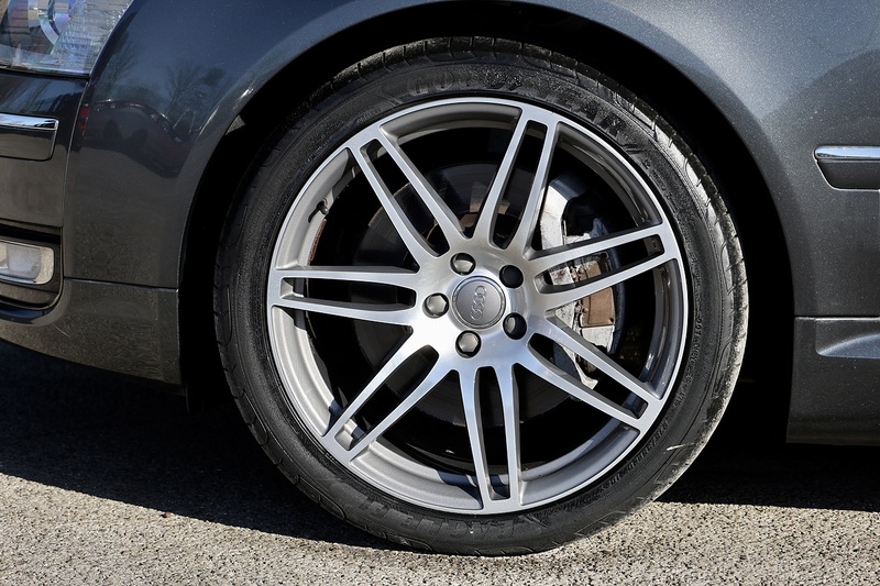 Audi A8 4.2 V8 TDI Sport Lady Owner since 2017 + Glass Sunroof Image 32