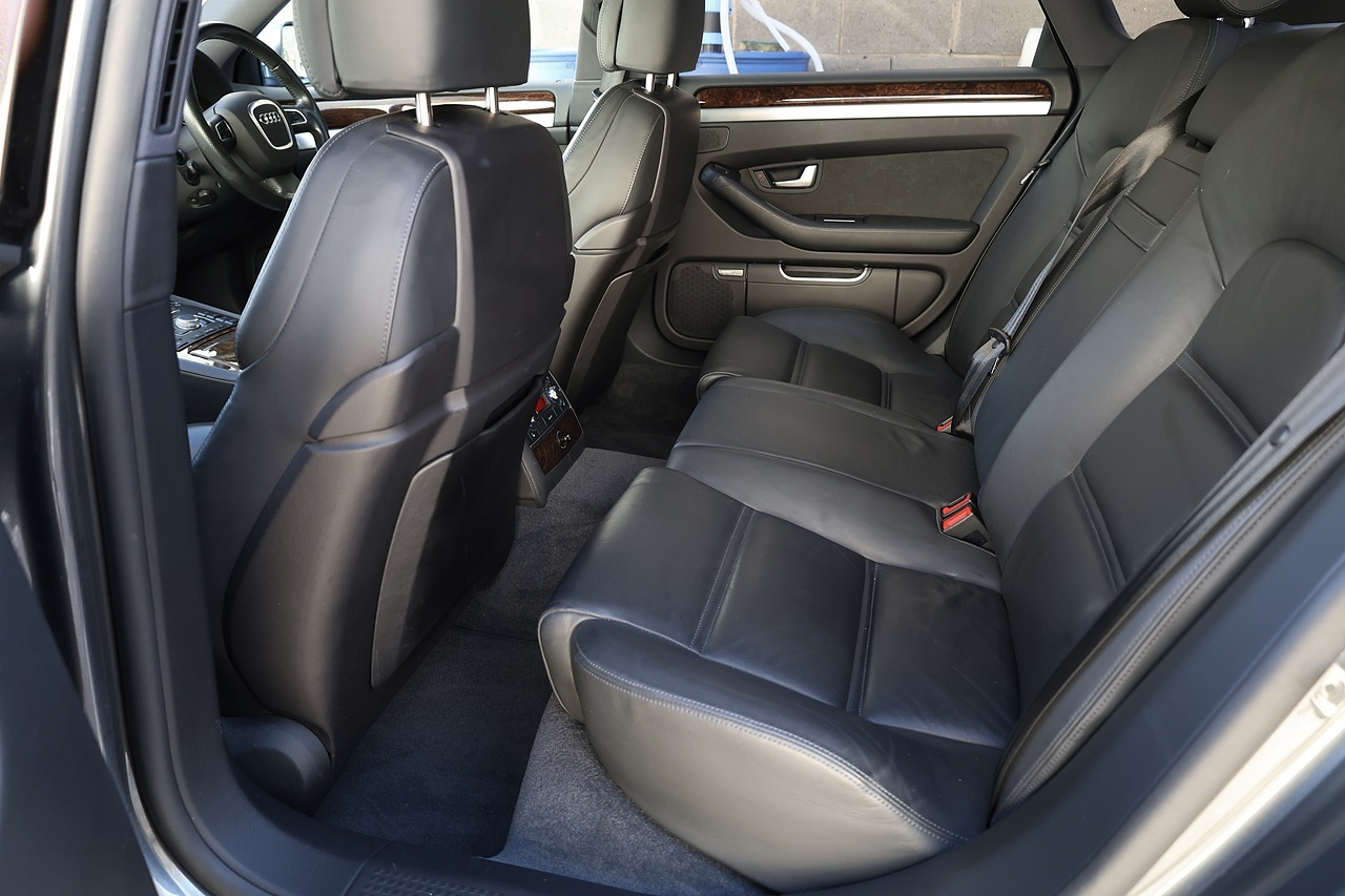 Audi A8 4.2 V8 TDI Sport Lady Owner since 2017 + Glass Sunroof - Large 38