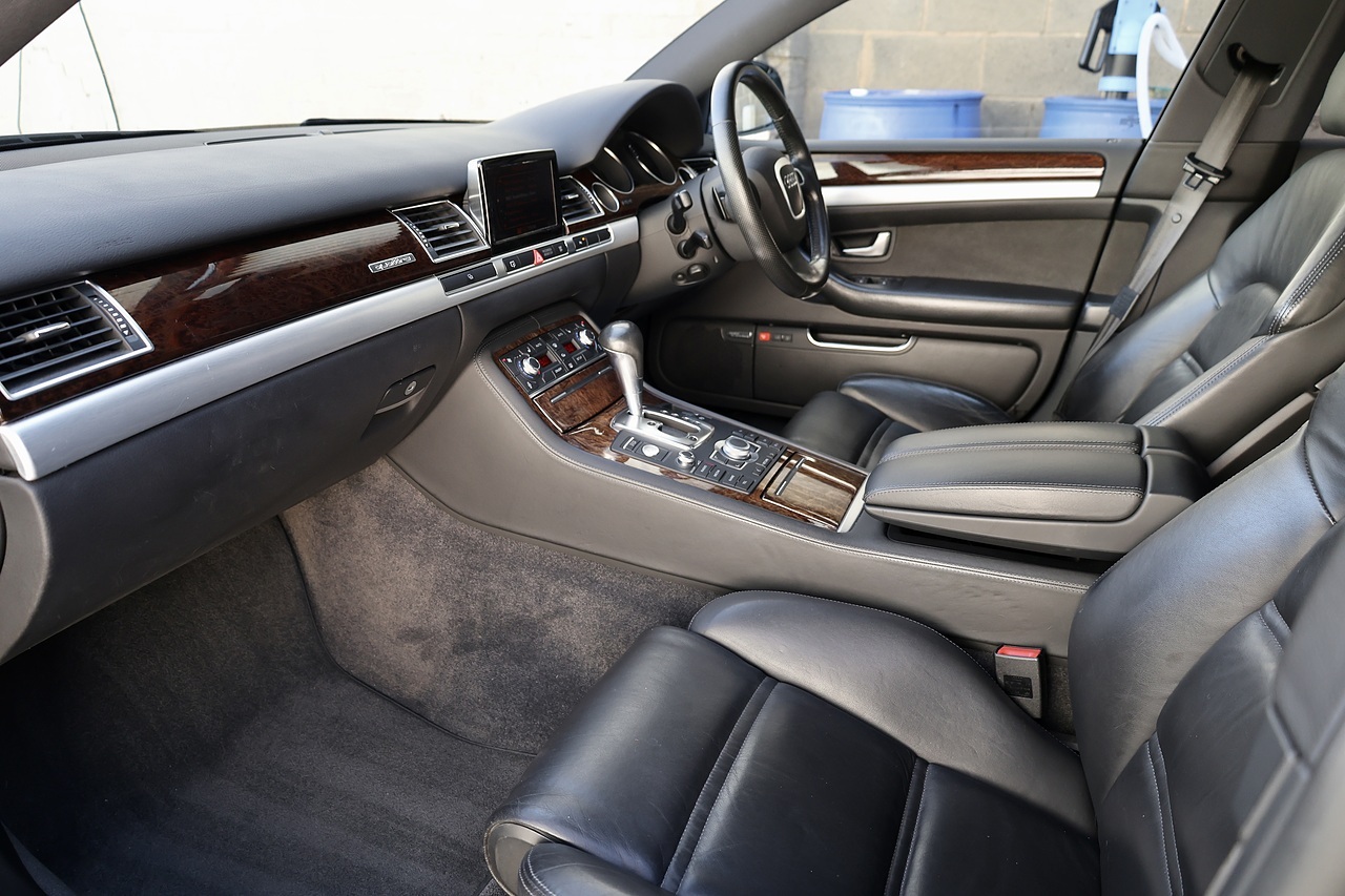 Audi A8 4.2 V8 TDI Sport Lady Owner since 2017 + Glass Sunroof - Large 2