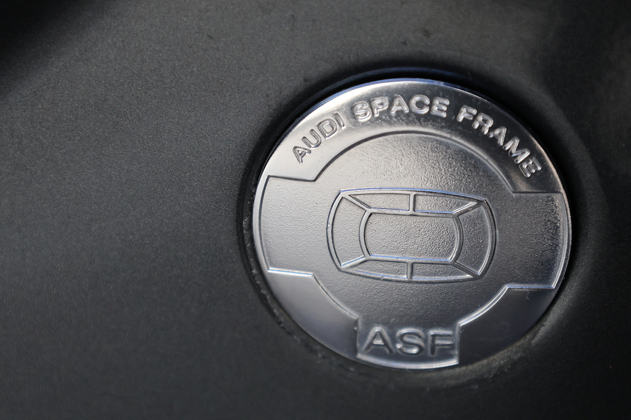 Audi A8 4.2 V8 TDI Sport Lady Owner since 2017 + Glass Sunroof - Large 46